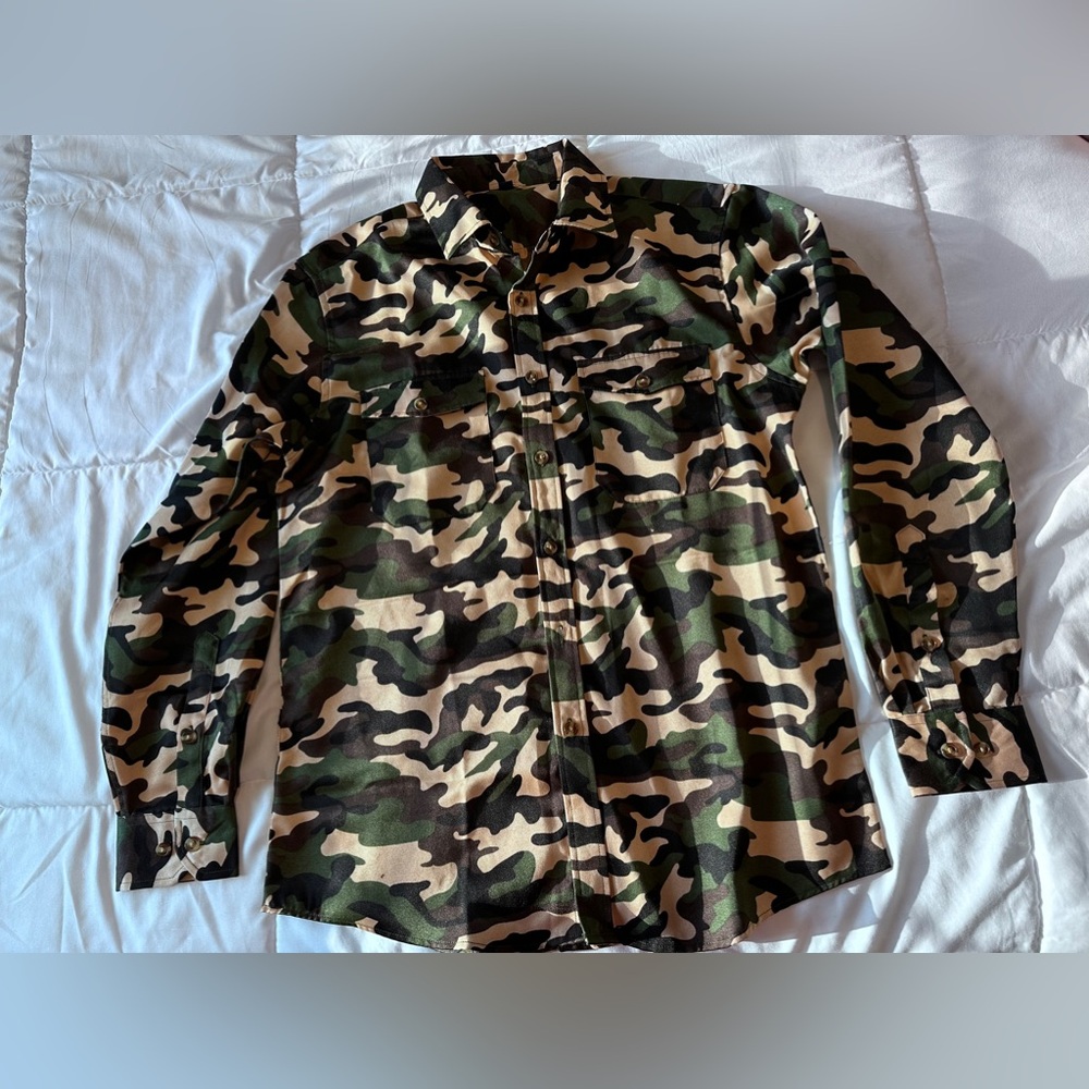 Camo button up long sleeve shirt